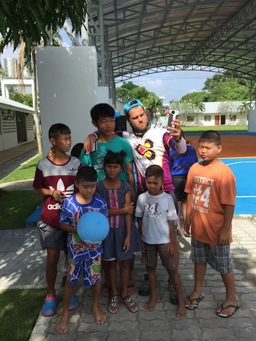 Calle and kids taking selfi 1st.JPG