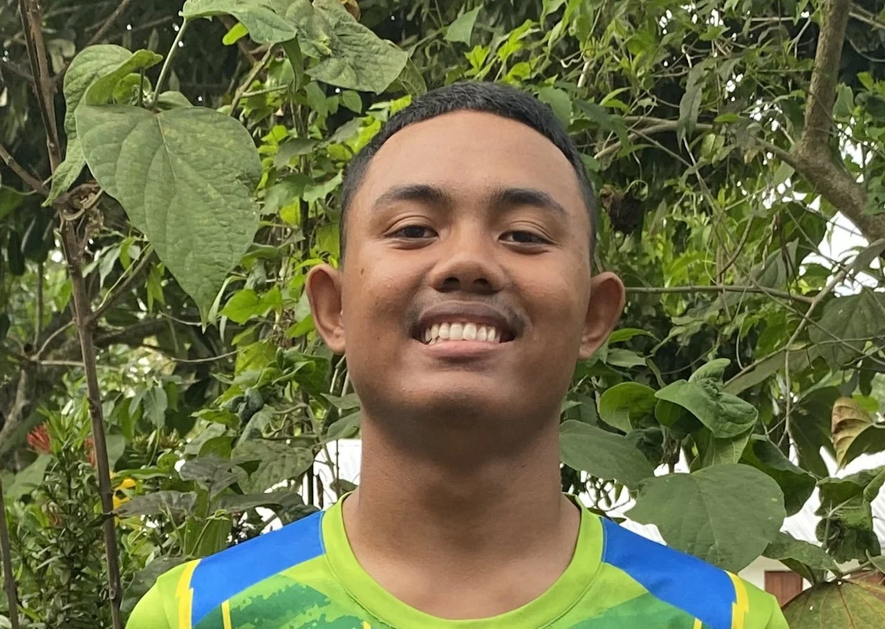   Petch studies Sports Science and Health Promotion   Petch came to us when he was 6 years old in 2011. He was a real little "swagger" with protruding ears and a lot of humor, he was bouncy in a charming and funny way. He is still a "swagger", still 