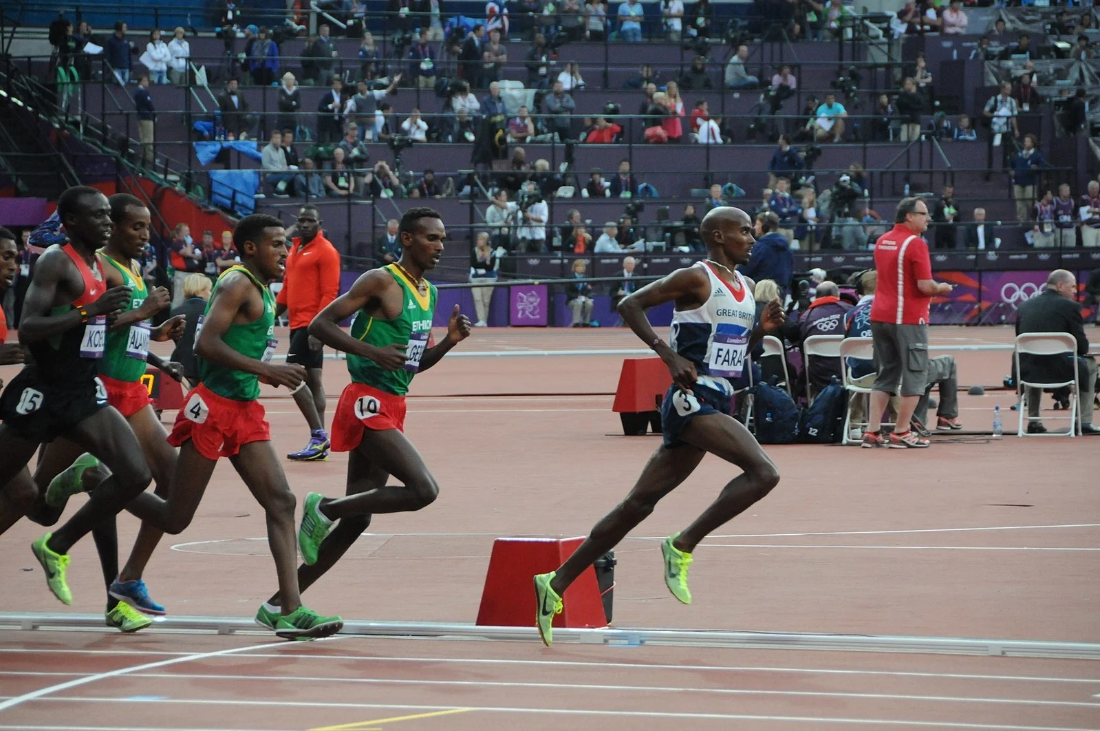 1599px-Mo_Farah_%285000m_Olympic_Final%29.jpg