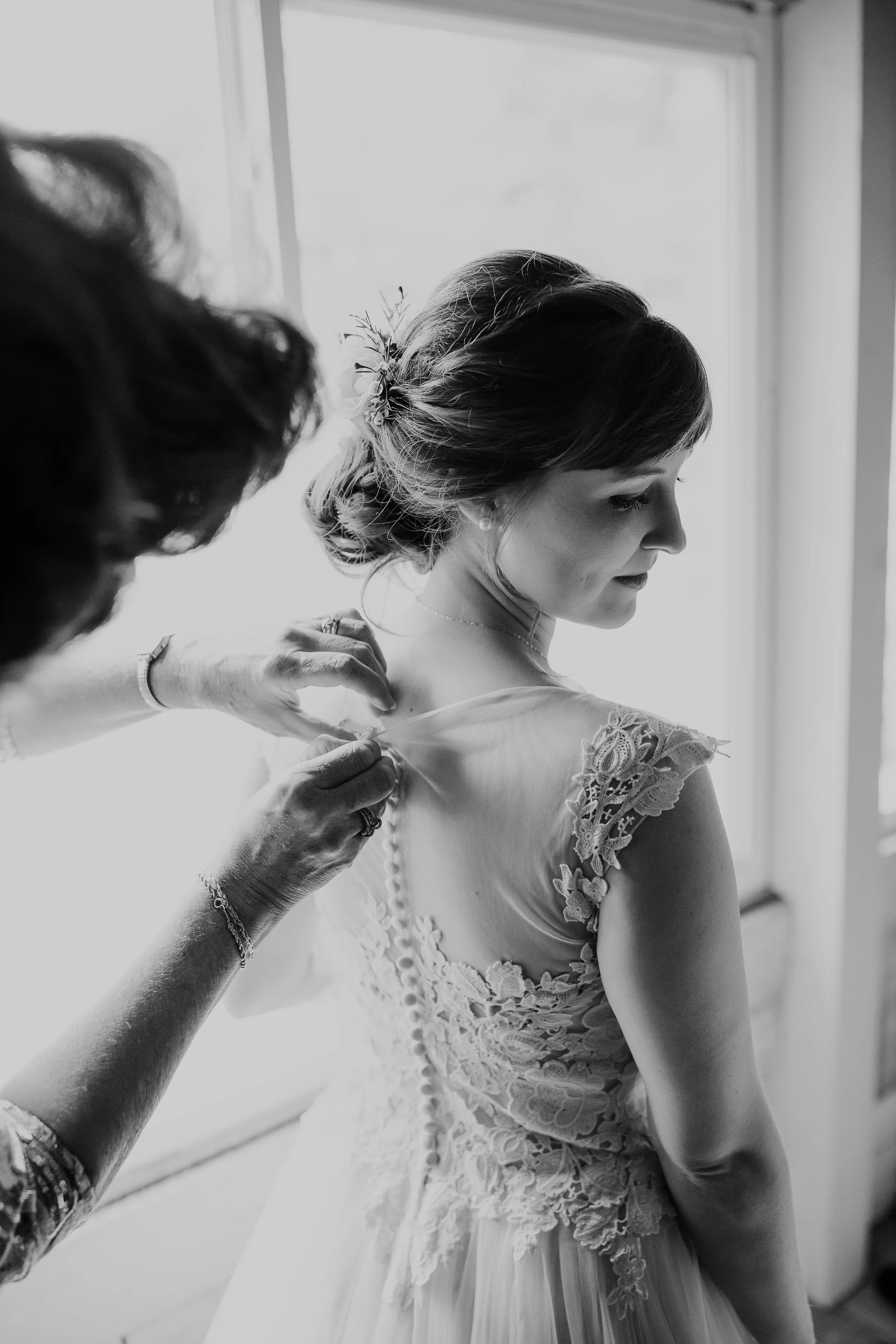 Sarah + Dillon - Bridal Prep-117.jpg