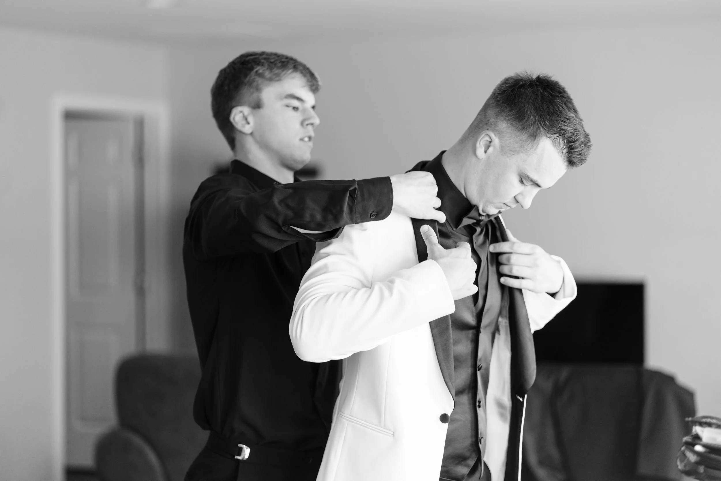 The Pepmeiers - Wedding Party Prep 094.jpg