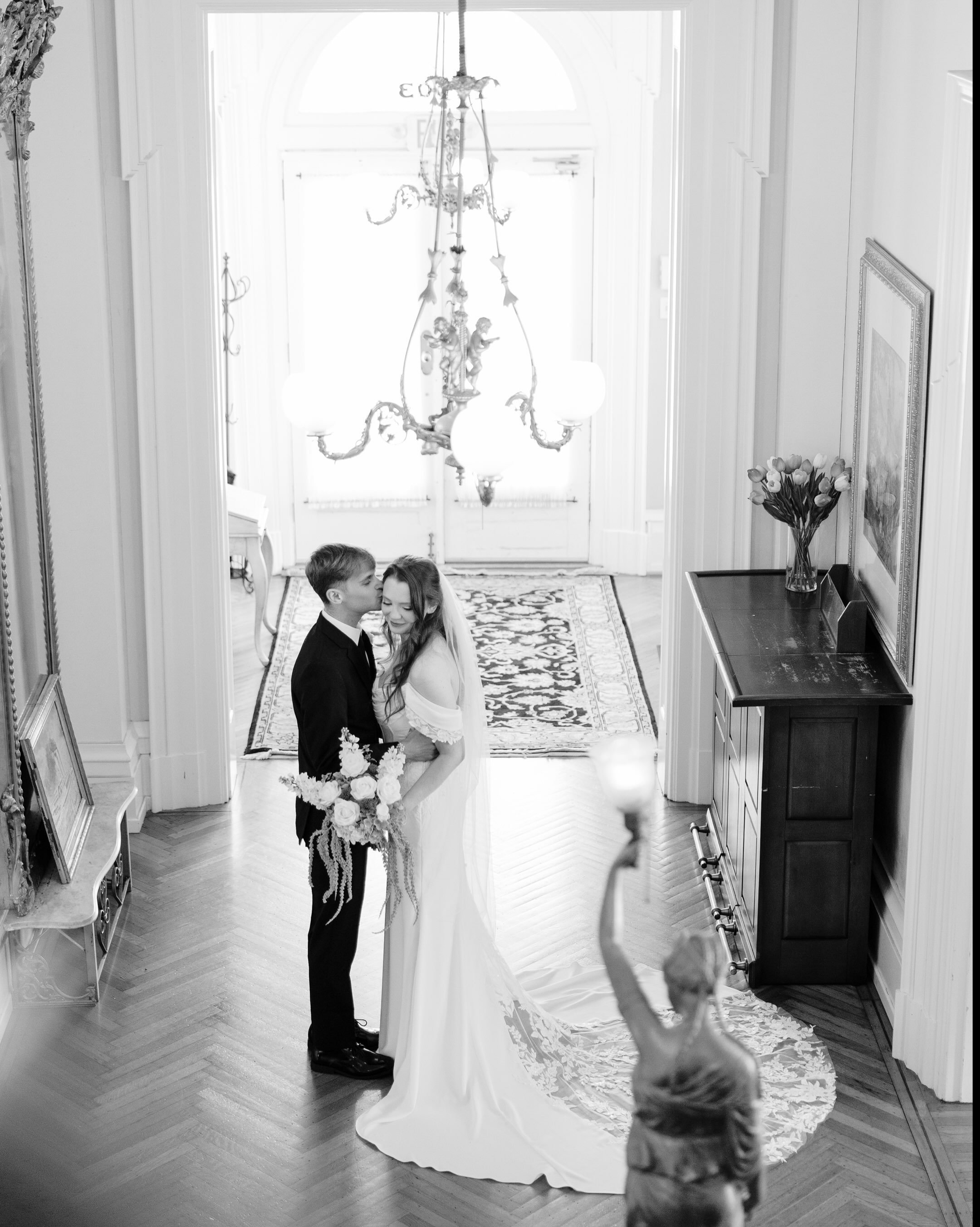 The Messicks ✨

#indianaweddingphotographer #louisvilleweddingphotographer #mykentuckybride #wedsocietylouisville #kentuckyweddingphotographer