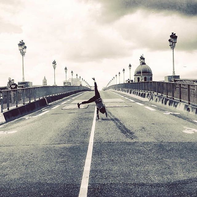 “I love to be outside, I run, I swim, I long board. I’ve run marathons, because I’m ridiculous. .
.
I try to set these goals for myself to achieve and I have this sense of accomplishment. That’s the one big thing that I bring into work, that keeps me balanced outside of work. .
.
It doesn’t have to be a competition. Like most marathons, you’re not going to win, unless you’re an elite runner. But that sense of accomplishment. Again, progress over perfection. It takes a lot of work to train for a marathon. You’re giving up time, you’re giving up weekends in the summer, you’re waking up at 6AM so you can beat the 90 degree weather that hits at 10AM in the morning. .
.
You’re focused. Every time you go out to run, it’s not going to perfect. It’s not going to feel good every time, some days are better than others. But as long as you stick to that goal and you persevere” — Krys Burnette @j0ie_de_vivre_ 🏃🏽♀️✨🤸🏽♀️ #BeyondMyTitle #TheMarathon #Motivation #Inspiration #Inspired #Runners #Marathon #Run #RunnersClub #WomenWhoRun #BlackRunners