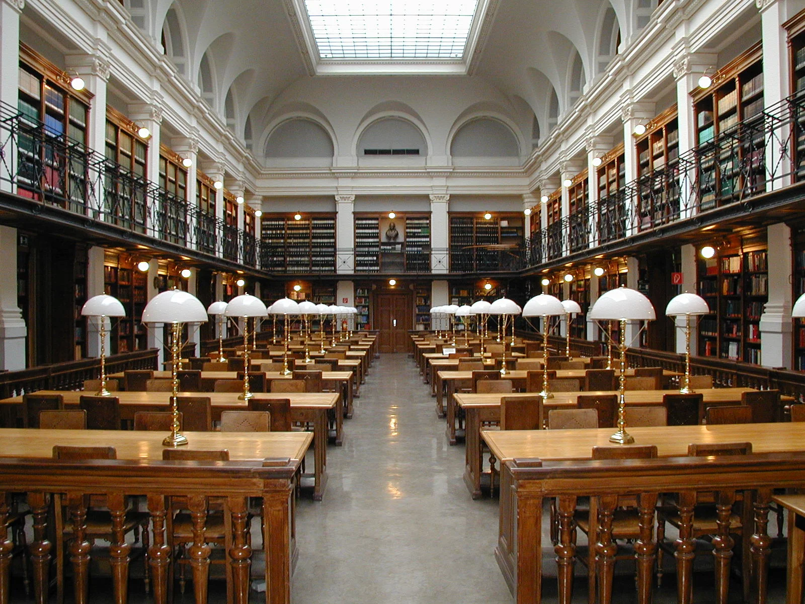 Graz_University-Library_reading-room.jpg