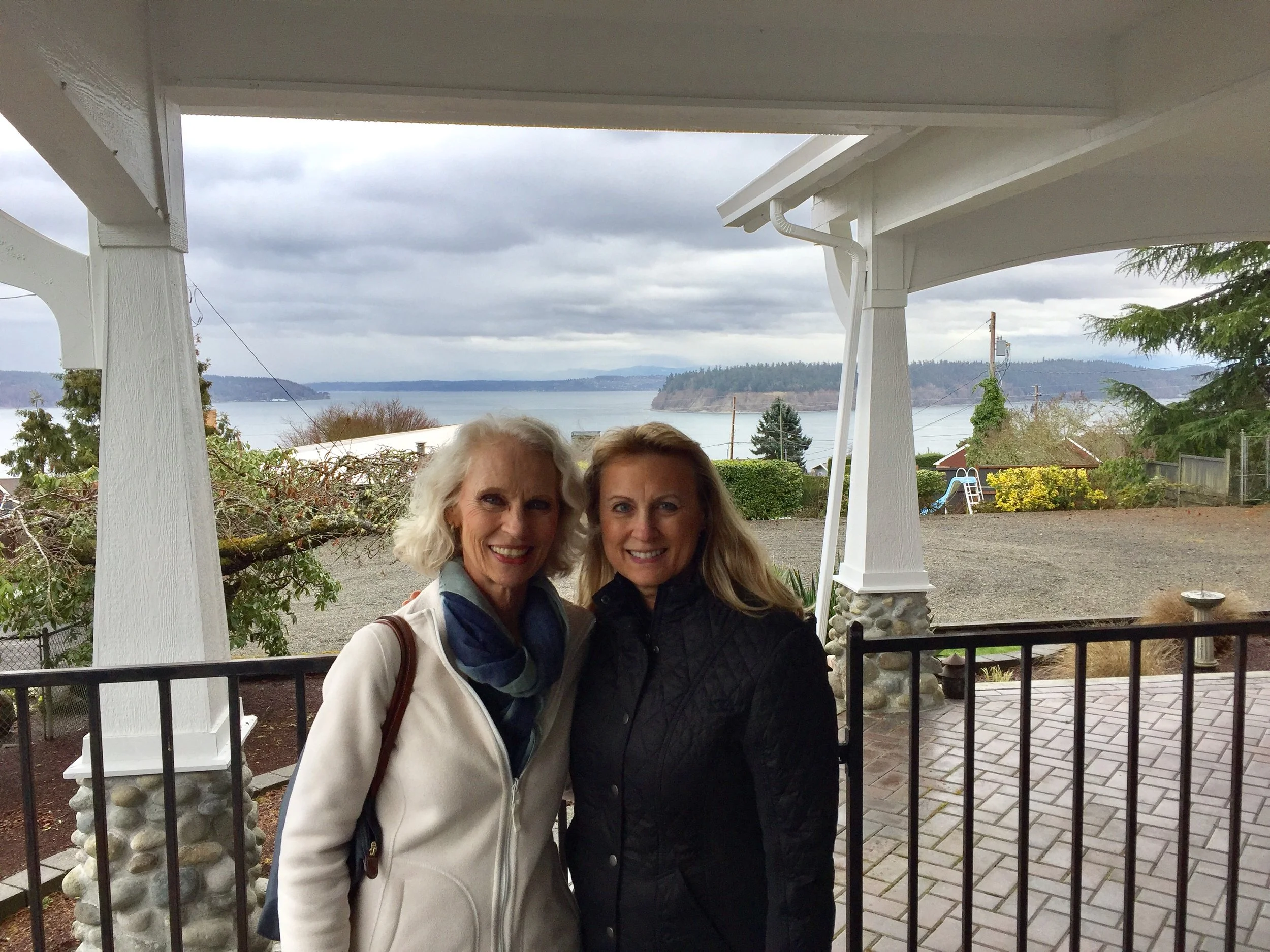 Pam and I on the wrap-around verandah at her spectacular home which has a beautiful view of the sound!! You can watch the ferries go back and forth to Vashon Island!