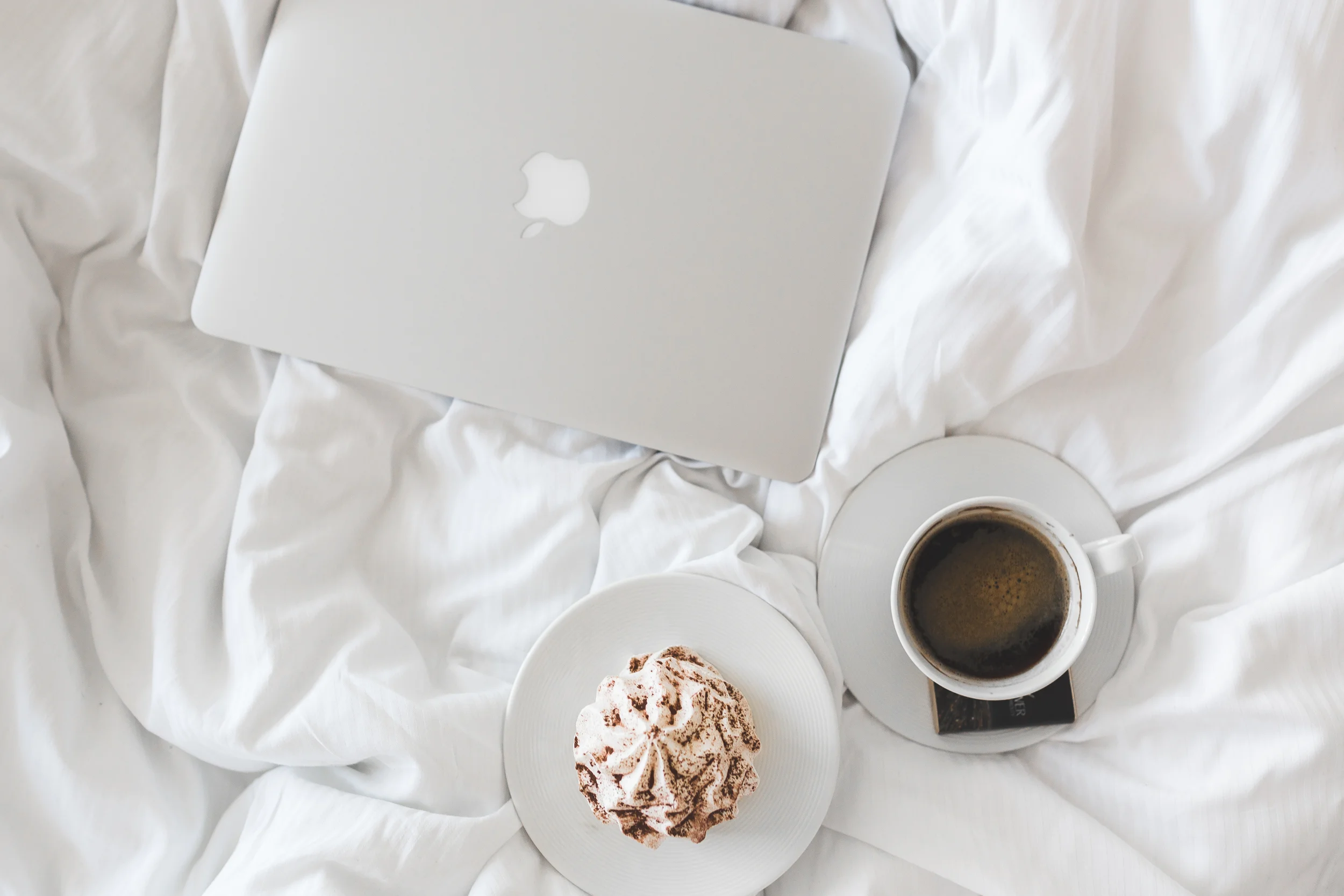 Digital De-Cluttering: 4 Ways To Simplify Your Social Media