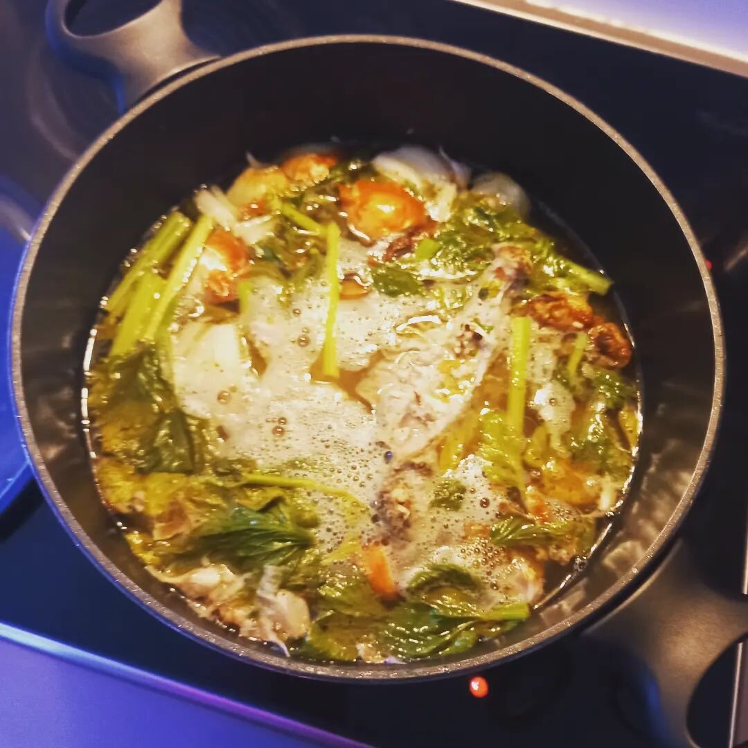 Chicken stock has been bubbling away all day. Ready to make some immune boosting chicken soup to stock the freezer and have ready, just in case. Hope you and your family are managing through the COVID influx 🙏🌷 #chickensoup #homemadestock #foodasme