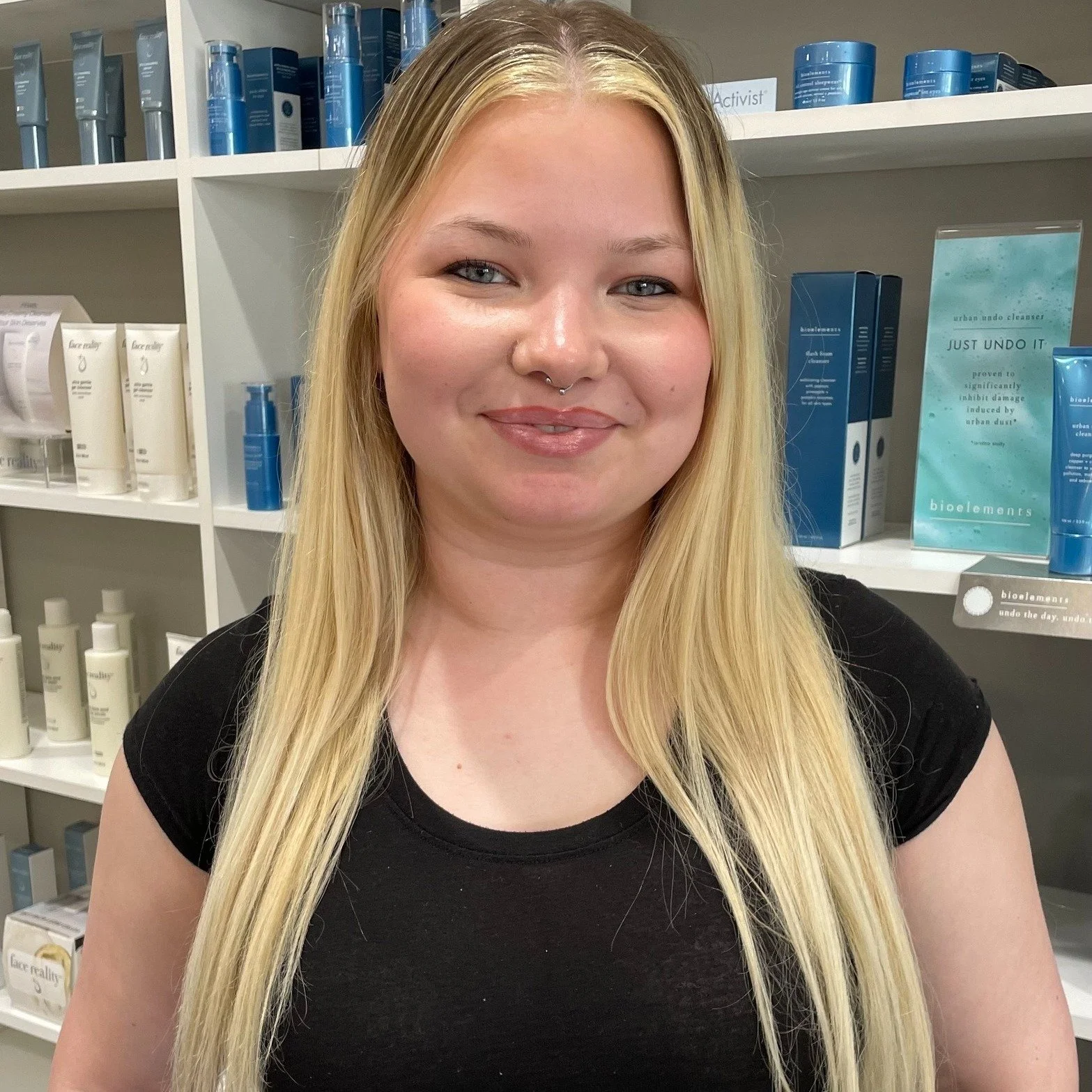 MEET REAGAN! 💅

Our newest creative nail tech who brings artistry to every set with her love for sewing, drawing, and painting. She may be a little shy at first, but her hilarious personality (and her sweet Bernese pup Winston 🐾) quickly make her a