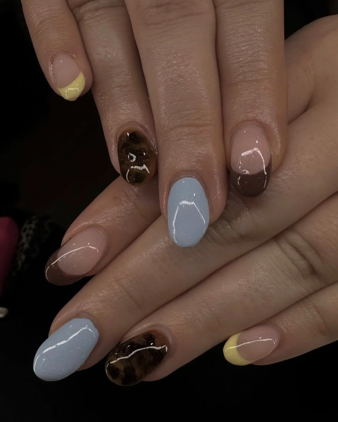 This color combo is everything 👏 

30% off nail services with @reagan._.nailedit is ending soon! Now through June 10th receive savings on your favorite nail services.

Click the link in bio to book your next nail appointment!

Service: Structured Ge