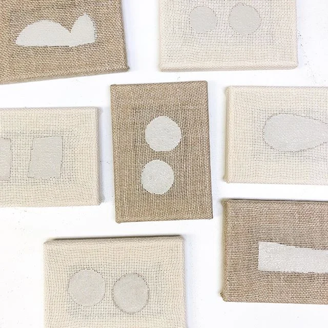 Inspiration has struck! (Finally. 🤷🏻&zwj;♀️) Now I get to wait for pain to dry. 
#punchneedleart #madisonmakers #midwestmakers #artinprocess #rughooking #colorstudies #abstractshapes #artistproblems #wisconsinartists #madeinwisconsin #createmakesha