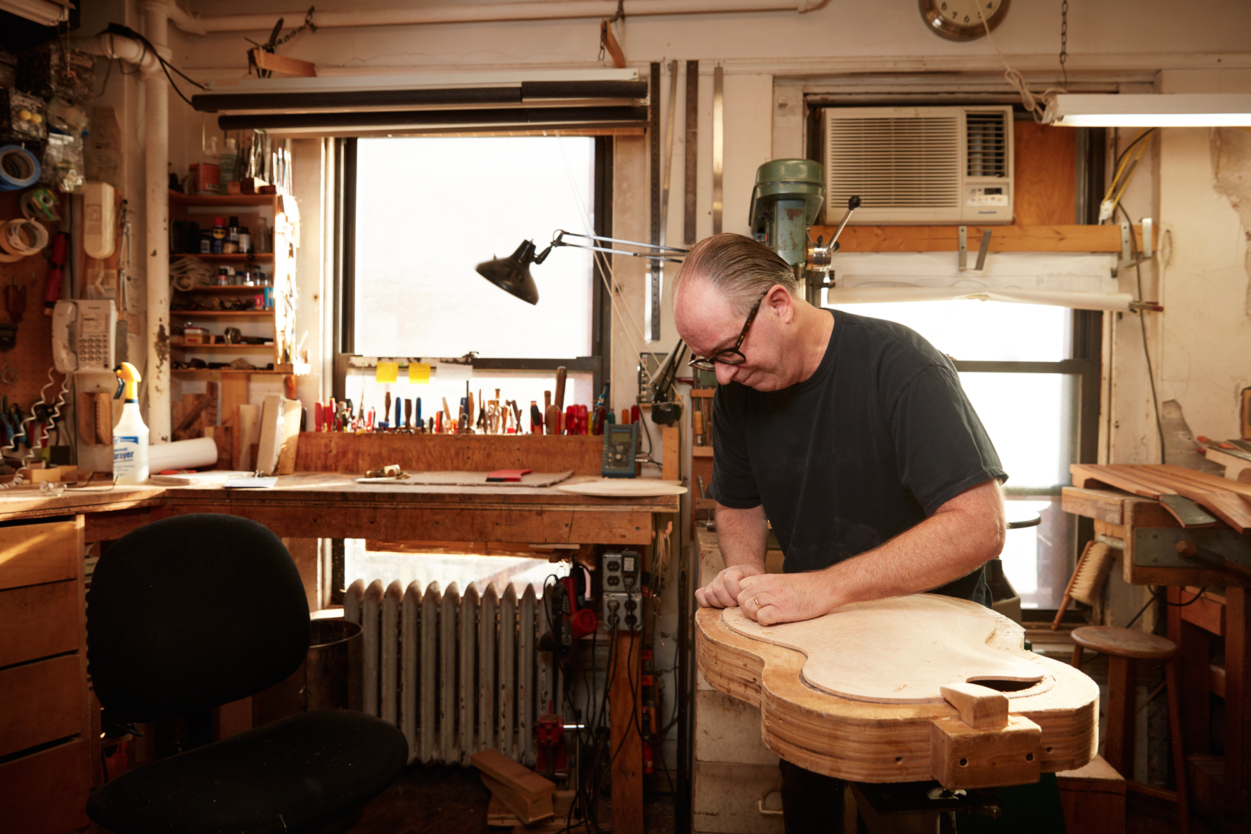  Ric McCurdy, Luthier 