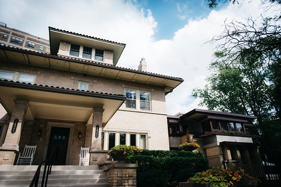 The Prairie-style Lang House