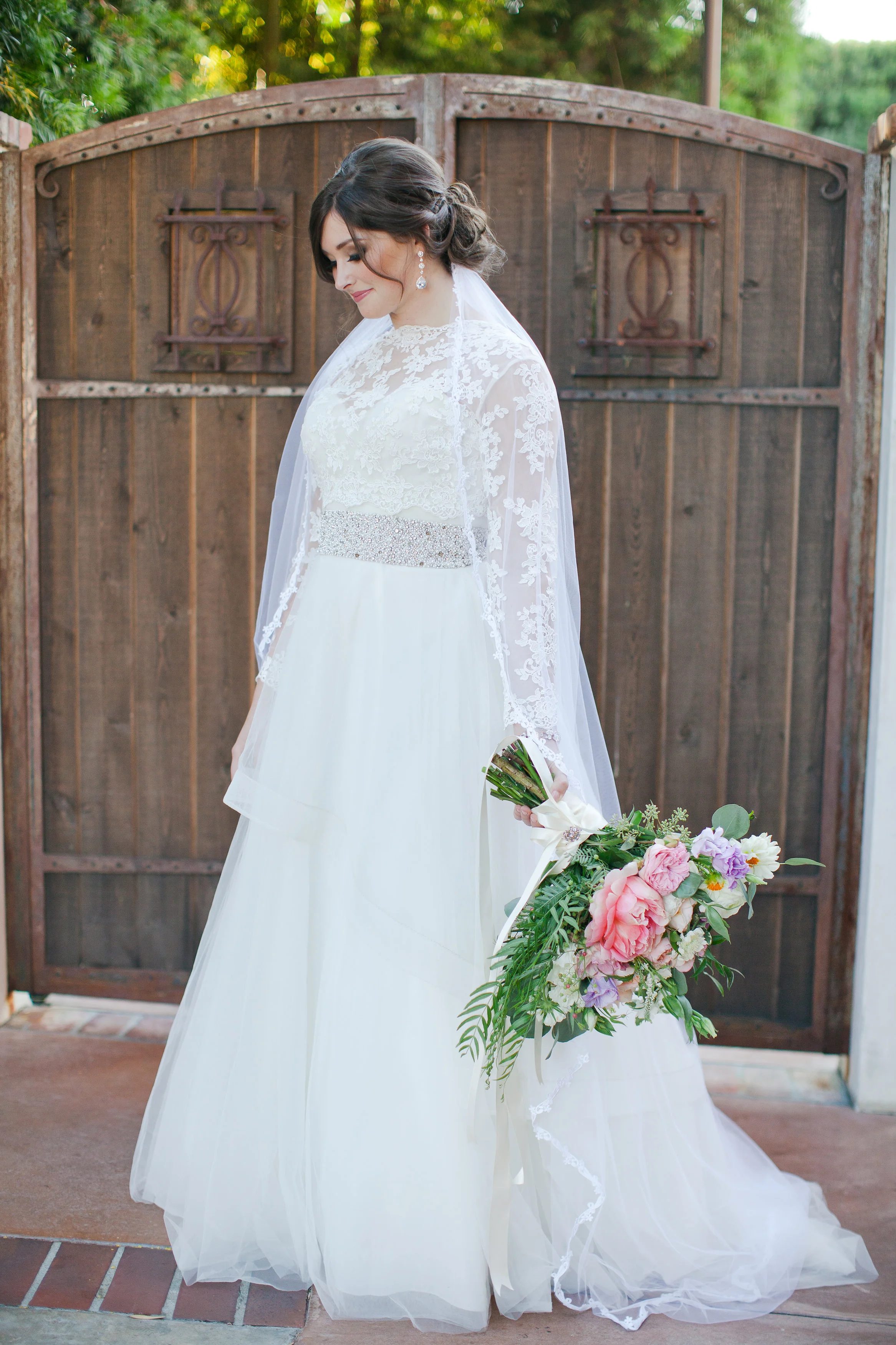 TIFFANYAMBERPHOTOGRAPHY{ADORNSTYLEDWEDDING2015}56.jpg