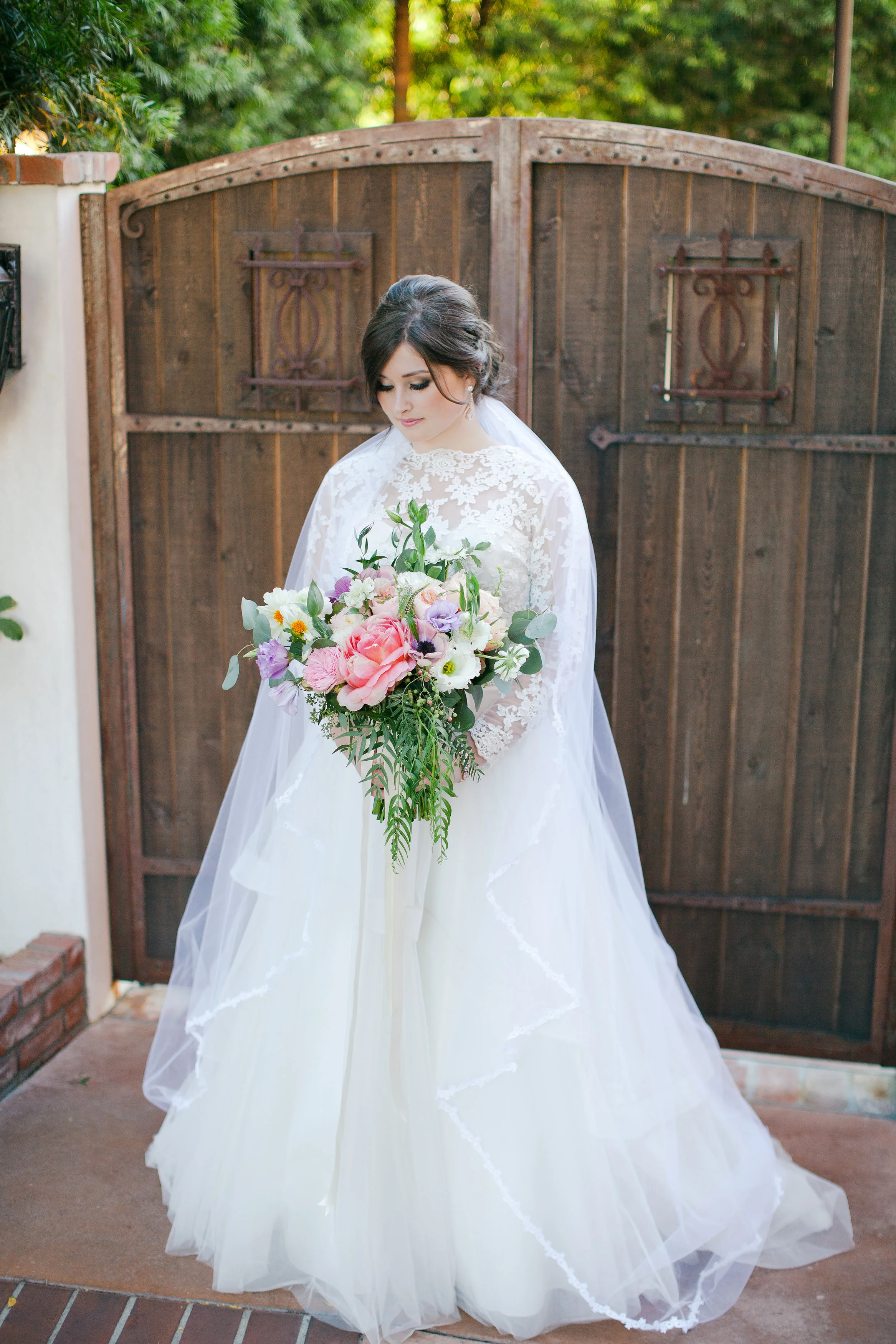 TIFFANYAMBERPHOTOGRAPHY{ADORNSTYLEDWEDDING2015}54.jpg