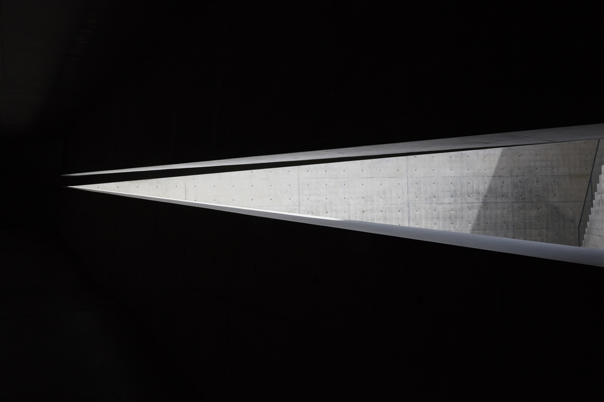 The work of Tadao Ando is a source of inspiration by its forms and by the sobriety of the materials used. The intention here is to create an imaginative space by means of an abstract image.