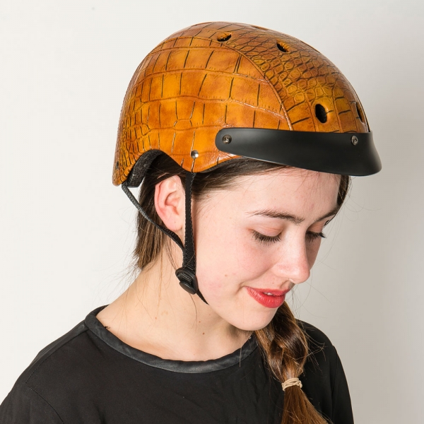 helmet croc sawako-furuno-ladies-bike-helmet-crocodile-brown-4611.jpg