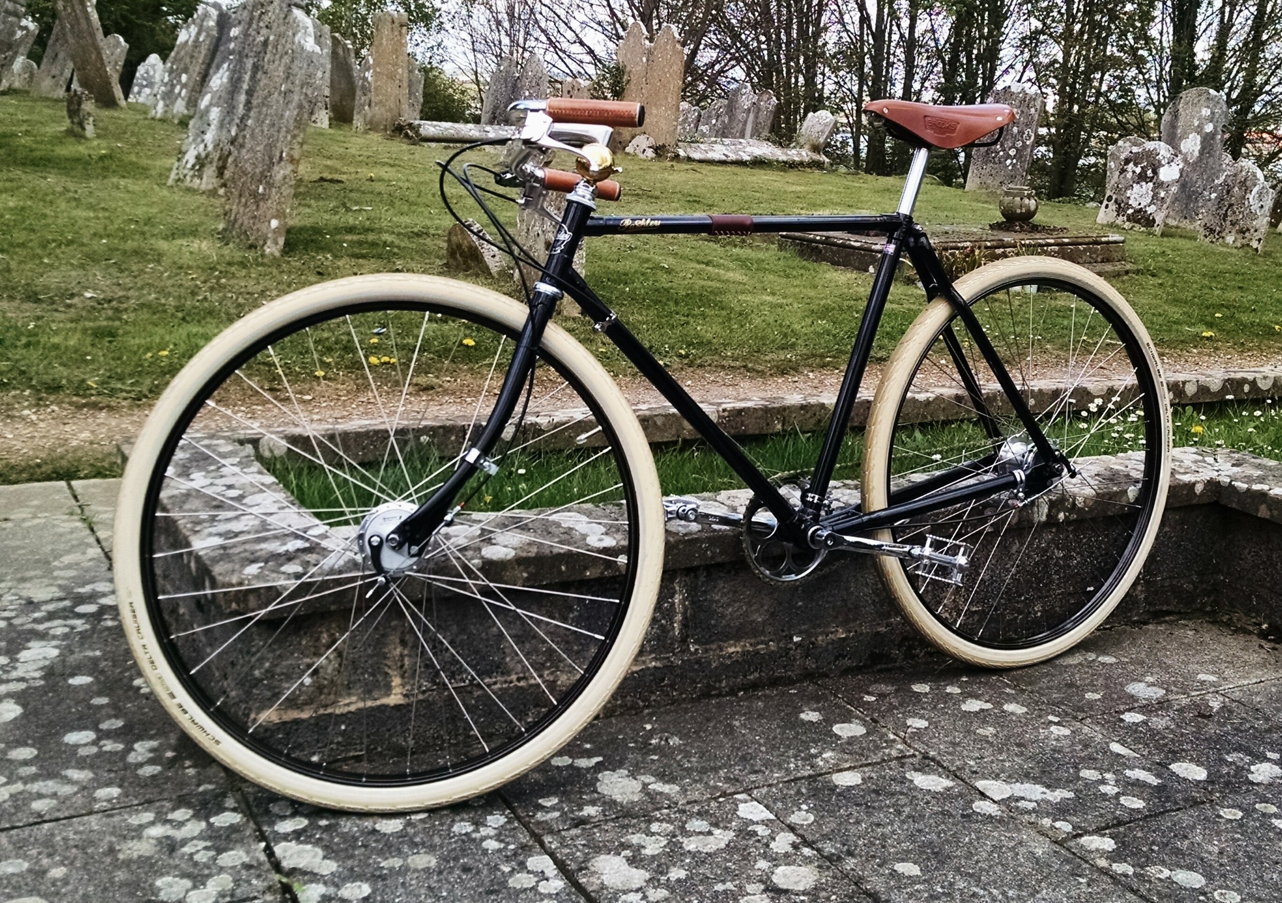 The Pashley Roadster: "For cruising around on sunny days."