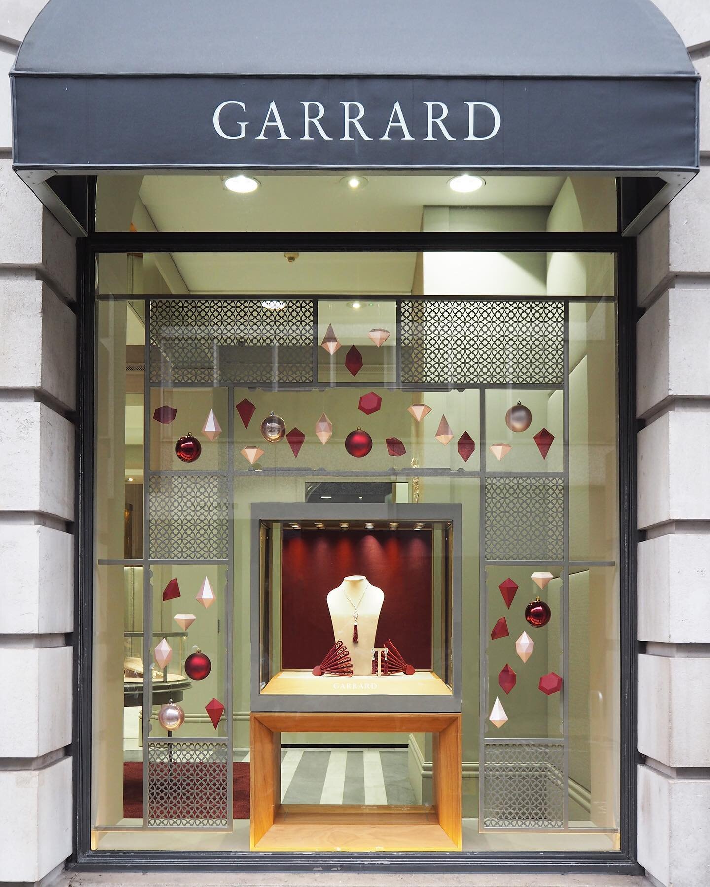 One of the seven flagship window displays that we had the pleasure of designing, producing and installing for House of Garrard this festive season.