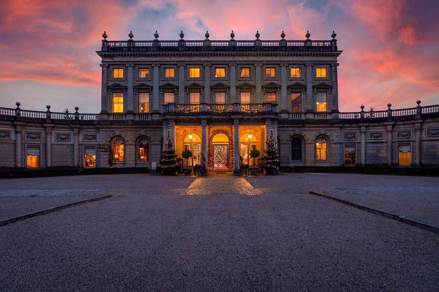 A few more shots of the beautiful Cliveden House all ready for Christmas #clivedenhouse