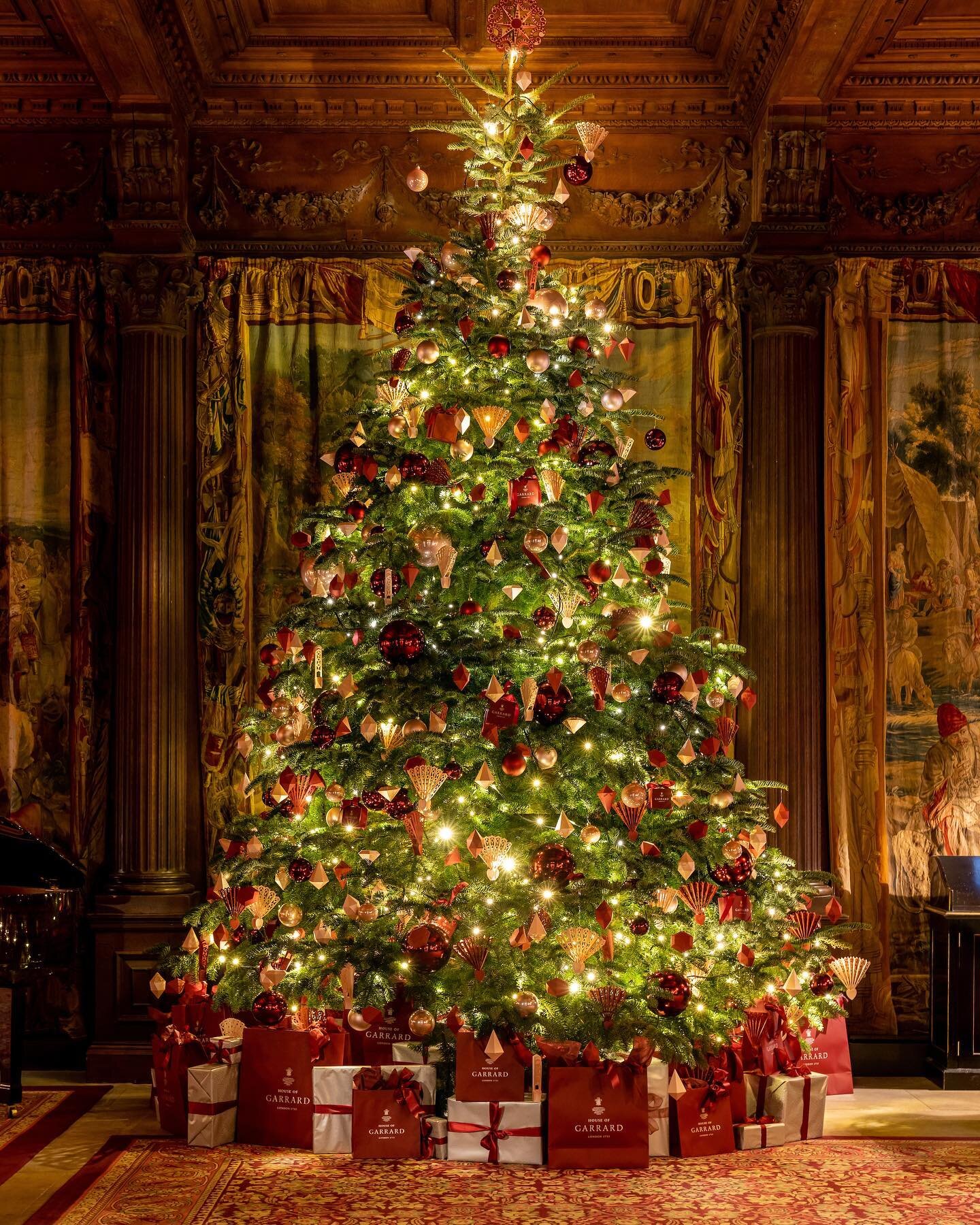 We were delighted to work with House of Garrard on the design of the Cliveden House Christmas tree 2020. The statuesque 17ft tree takes pride of place in the Great Hall and is one of the largest indoor Christmas trees in Europe. The decorations inclu