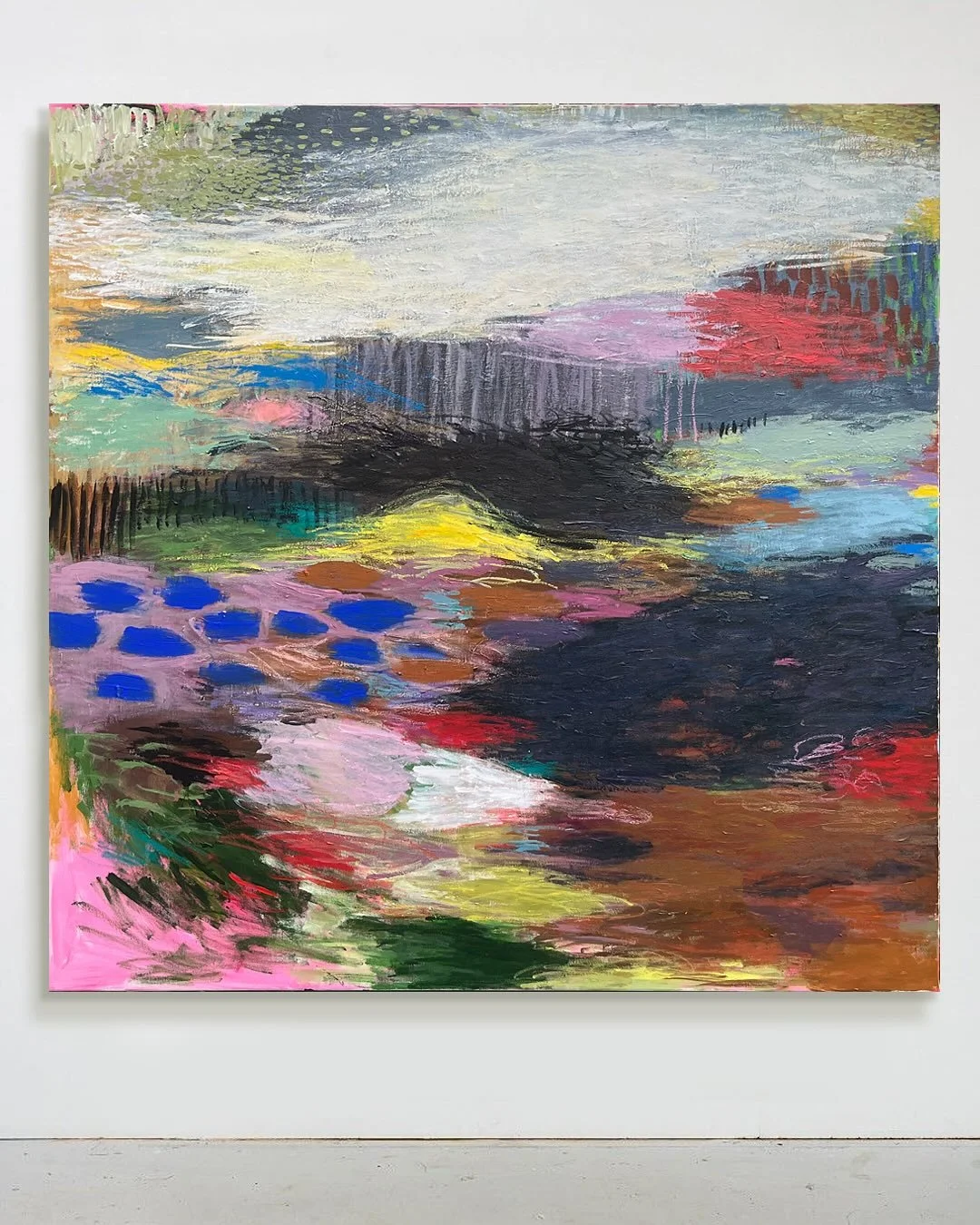 S&aring; blev de sidste to store malerier f&aelig;rdige🎨💪🏼
De er i samme genre som de f&oslash;rste - med en masse lag og tekstur, vildskab under overfladen og inspiration hentet i naturen. 

Formatet er en anelse st&oslash;rre end sidst: 90x90 cm