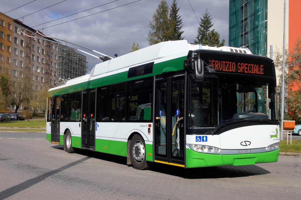 Jeden z dvojice nových trolejbusů Solaris Trollino pro Cagliari během zkoušek v Plzni. (foto: Škoda Electric)