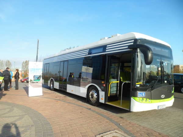 Autobus Solaris Urbino 12 electric během předváděcí akce v říjnu 2014. (foto:
Normal
0
21
false
false
false
CS
X-NONE
X-NONE
/* Style Definitions */
table.MsoNormalTable
{mso-style-name:"Normální tabulka";
mso-tstyle-rowband-size:0;
mso-tstyle-colband-size:0;
mso-style-noshow:yes;
mso-style-priority:99;
mso-style-parent:"";
mso-padding-alt:0cm 5.4pt 0cm 5.4pt;
mso-para-margin-top:0cm;
mso-para-margin-right:0cm;
mso-para-margin-bottom:8.0pt;
mso-para-margin-left:0cm;
line-height:107%;
mso-pagination:widow-orphan;
font-size:11.0pt;
font-family:"Calibri","sans-serif";
mso-ascii-font-family:Calibri;
mso-ascii-theme-font:minor-latin;
mso-hansi-font-family:Calibri;
mso-hansi-theme-font:minor-latin;
mso-fareast-language:EN-US;}
MZK w Zielonej Górze)