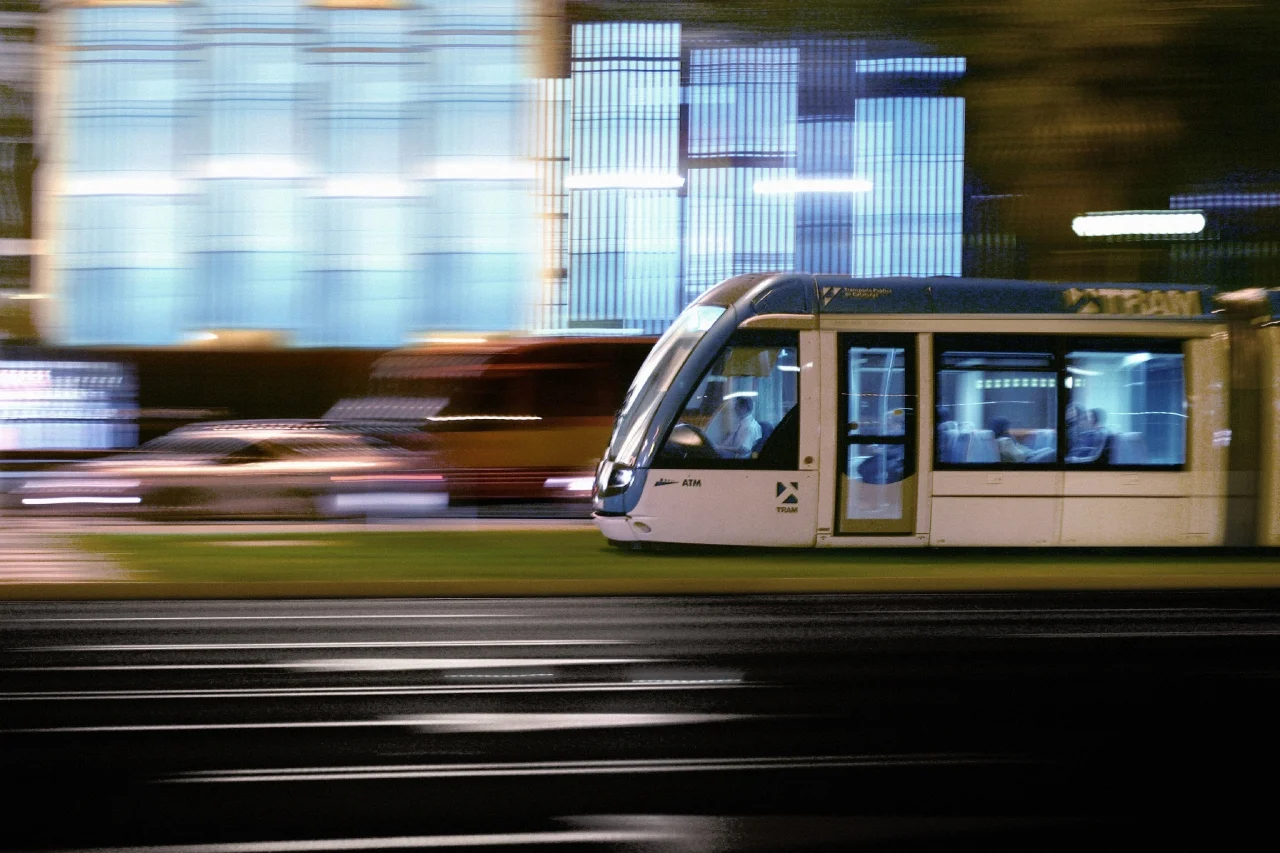 Tramvaje Alstom Citadis jsou či byly vyráběny v závodech Alstomu ve Francii a ve Španělsku, případně také v Polsku. Výroba v Alžírsku je však pouze kooperační. (foto: Alstom)