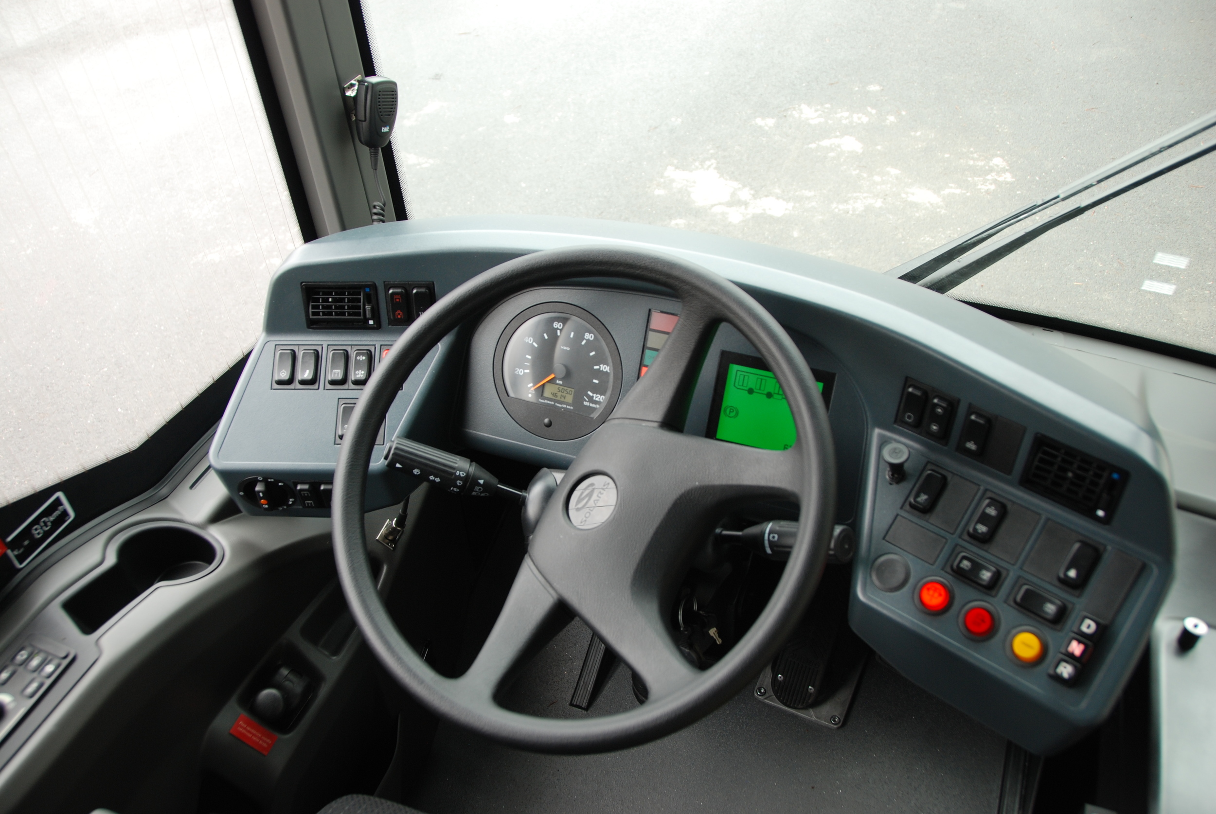 Pohled na stanoviště řidiče autobusu. (foto: Libor Hinčica)