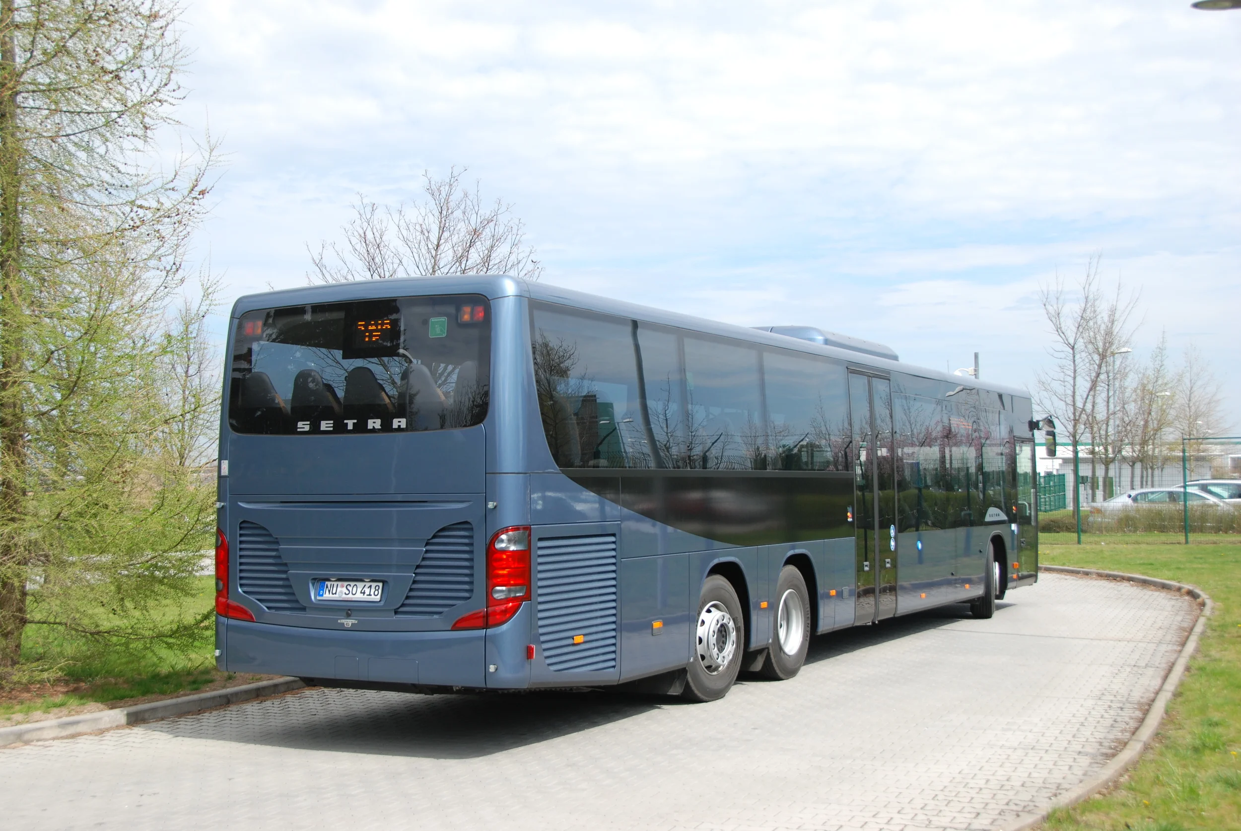 Zadní pohled na vůz Sestra S 418 LE business. (foto: Libor Hinčica)
