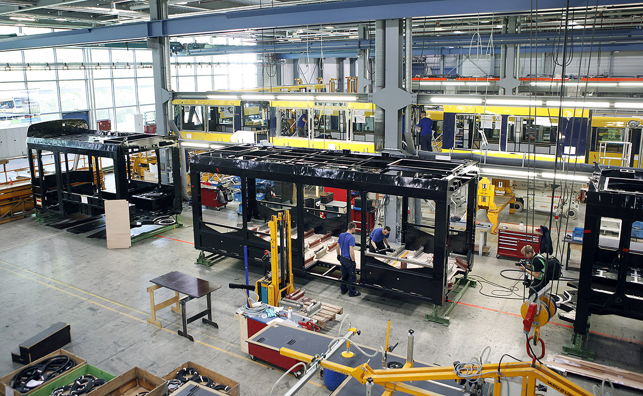 Výroba vozů Variobahn v závodě Stadler Pankow pro Aarhus. (foto: Stadler)