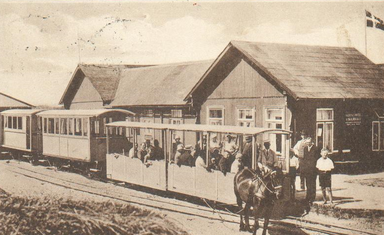 Koňka na ostrově Rømø měla rozchod 750 mm a až do roku 1920 byla na území Německa. Svému účelu přestala sloužit v roce 1940, kdy odjezdila poslední sezónu. (zdroj: Wikipedia.org)