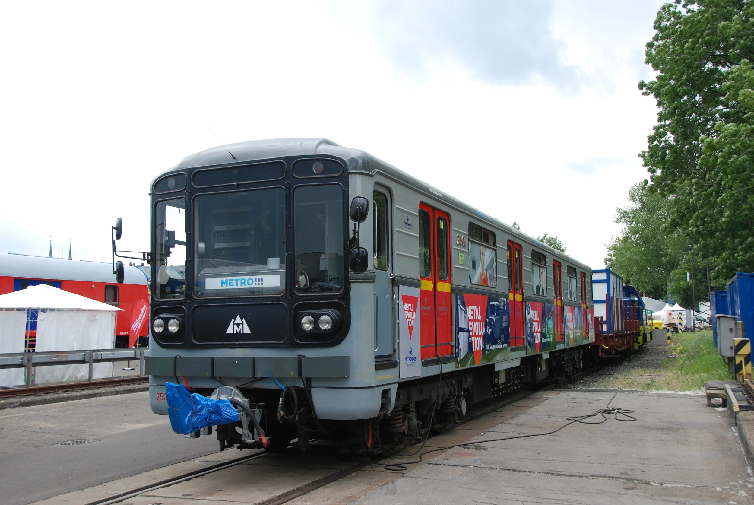 Metro 81-71 společnosti Vítkovice Doprava. (foto: Libor Hinčica)