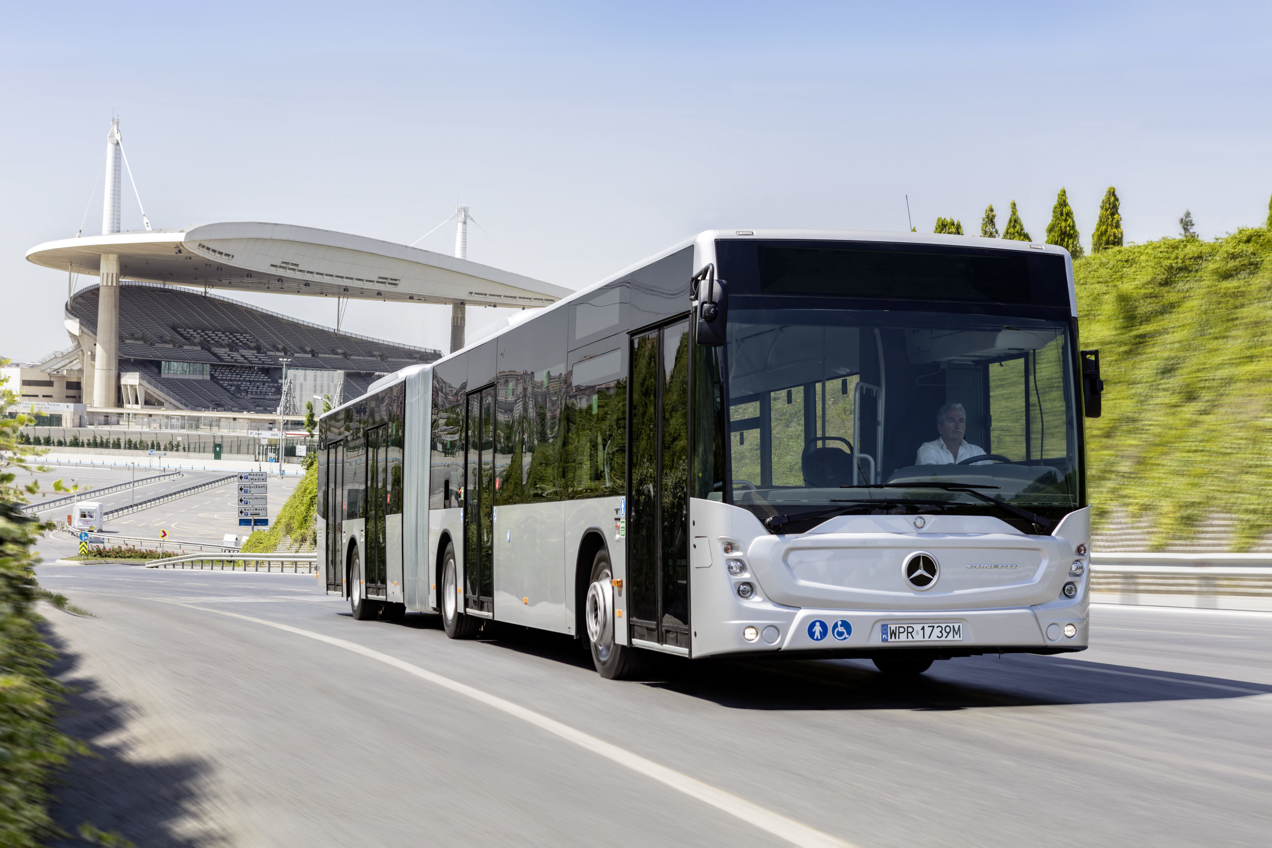 Článkové Conecto G od Mercedesu ve své nové podobě. (foto: EvoBus)