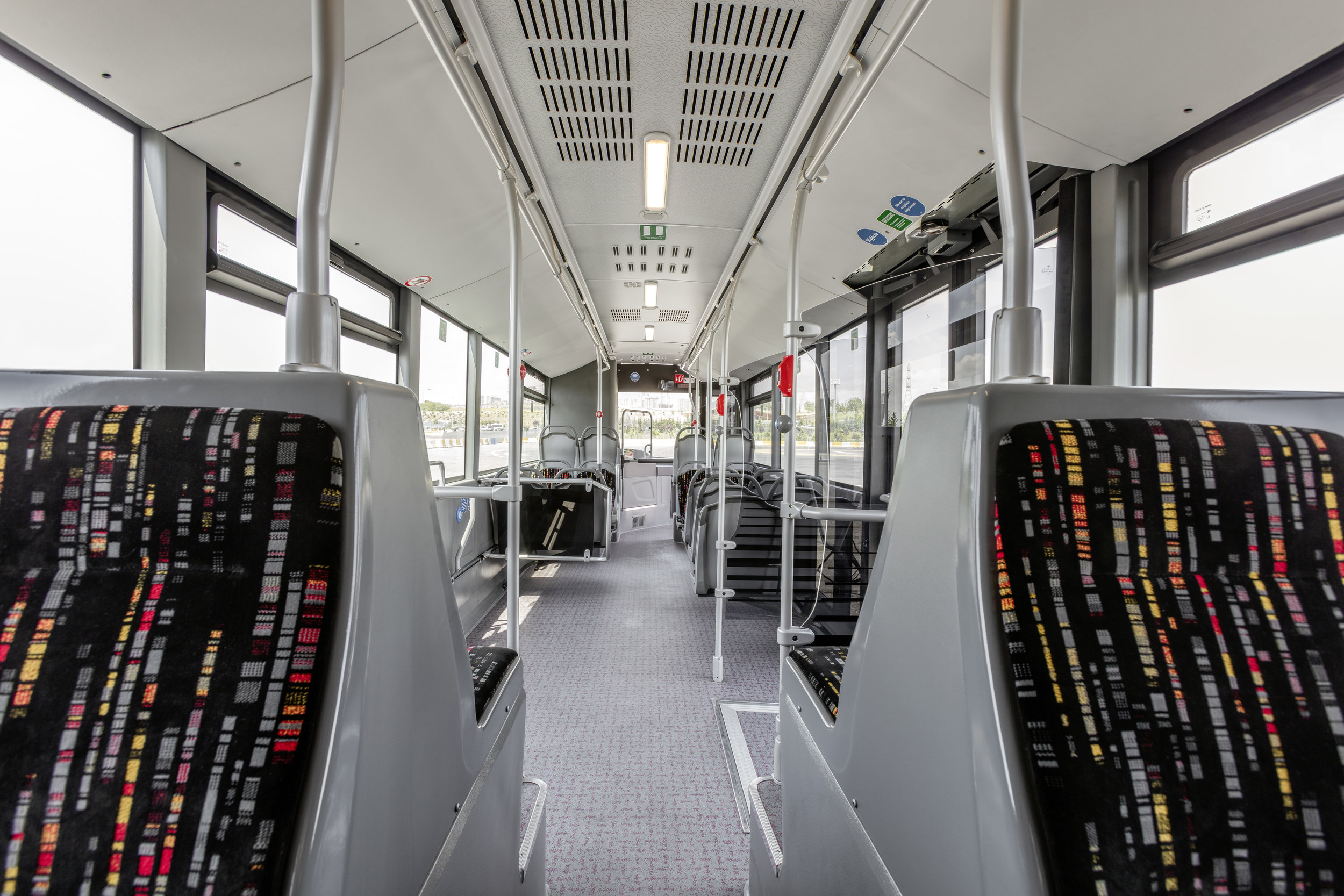 Interiér článkového modelu. (foto: EvoBus)