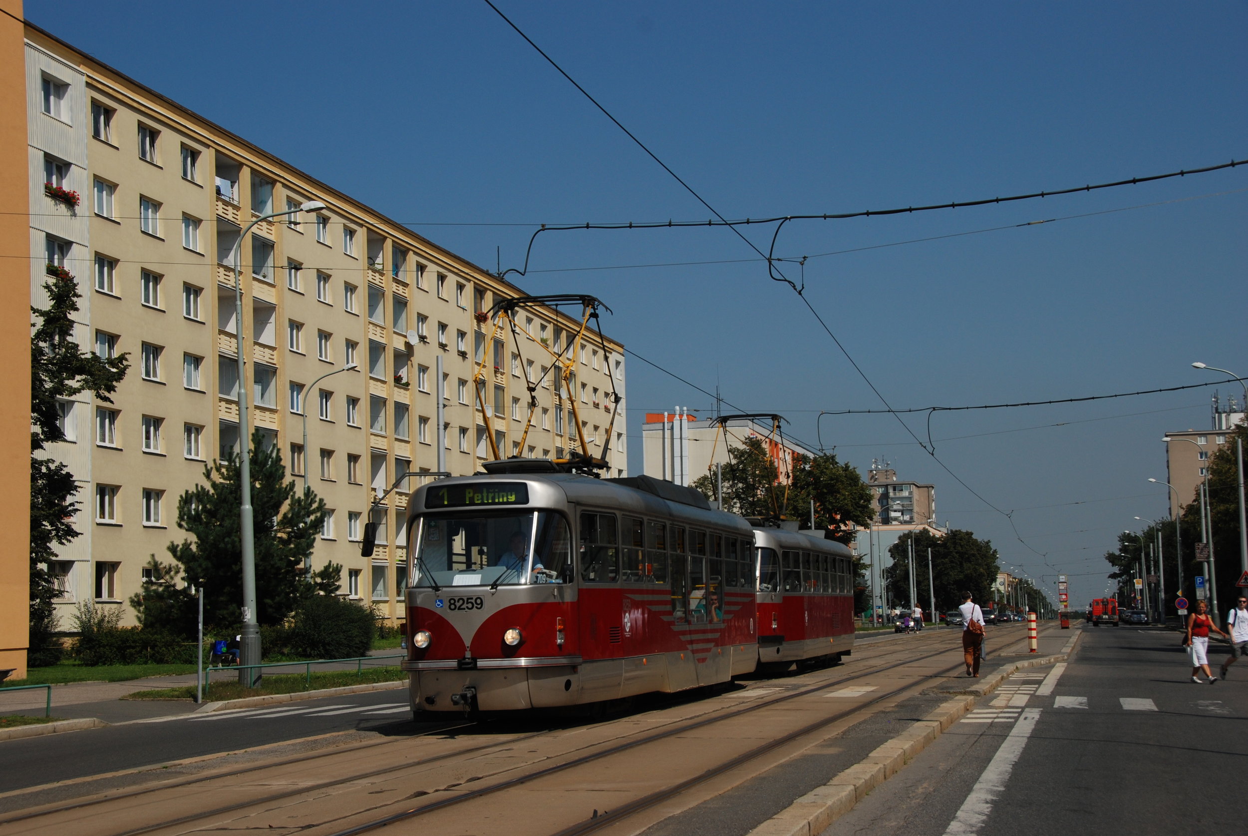 Praha má v současné době k dispozici vozy T3R.PLF v počtu 33 kusů. (foto: Libor Hinčica)