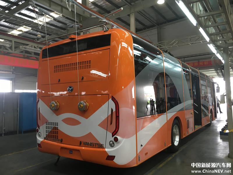Zadní pohled na čínský trolejbus pro Marrákéš. (zdroj: www.chinanev.net)