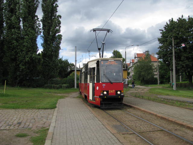 Bydgoszcz chce kromě tratí investovat i do nákupu nových vozidel. Na snímku vůz Konstal 805Na. (zdroj: Wikipedia.org)
