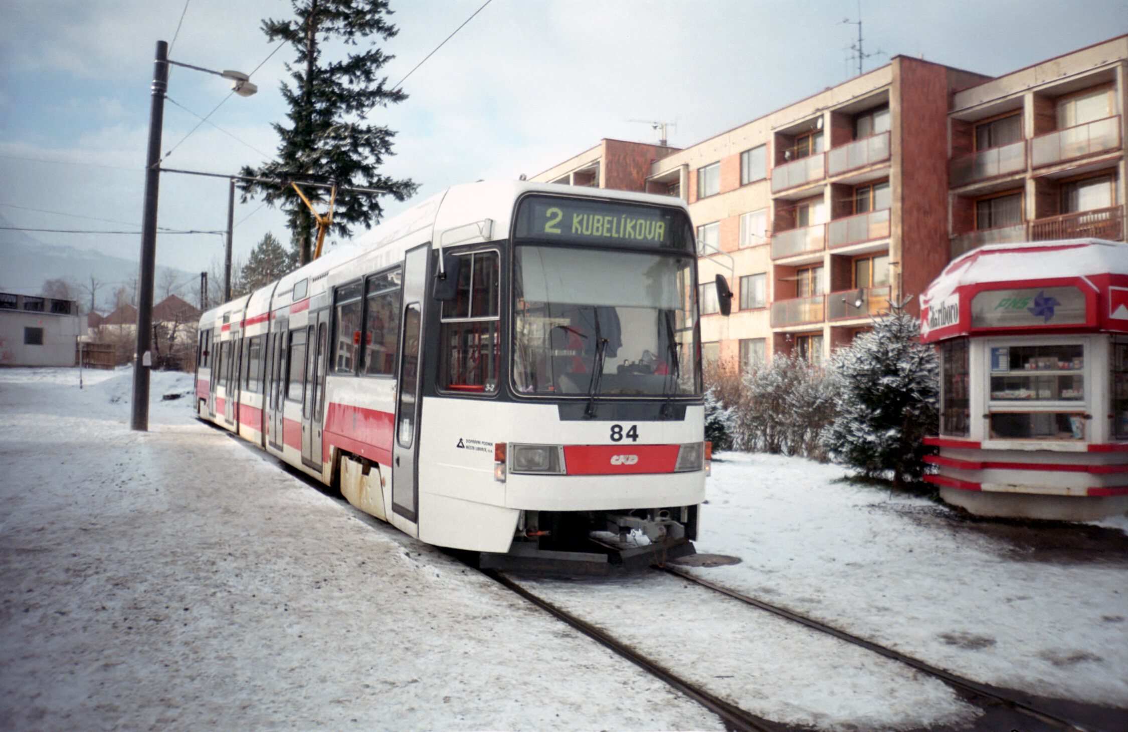 Normal
0
21
false
false
false
CS
X-NONE
X-NONE
Prototyp RT6N1 během svého krátkého působení v Liberci na trojúhelníku Kubelíkova dne 23. 12. 1998. (foto: Ing. Filip Jiřík)