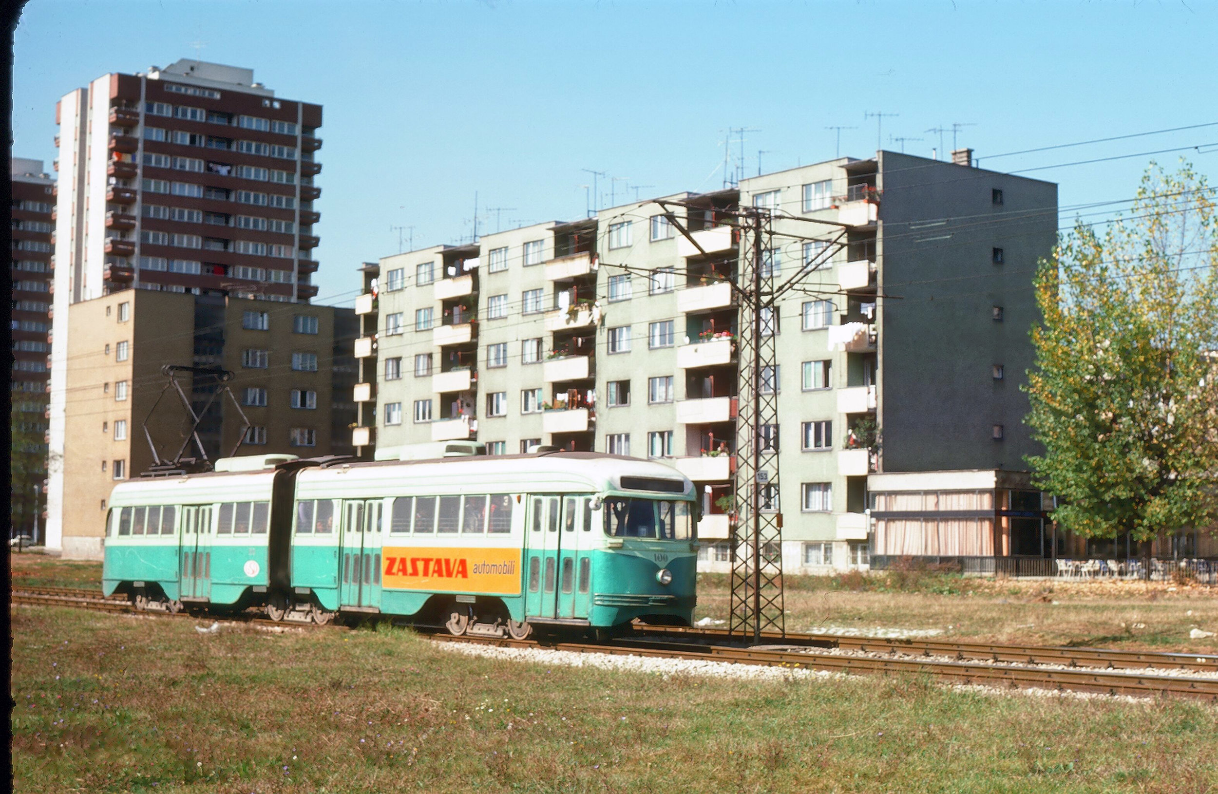 Článková tramvaj postavená na platformě vyřazených vozů PCC z Washingtonu, D.C. na fotografii z 8. 10. 1975. (Sbírka: Jan Čihák)