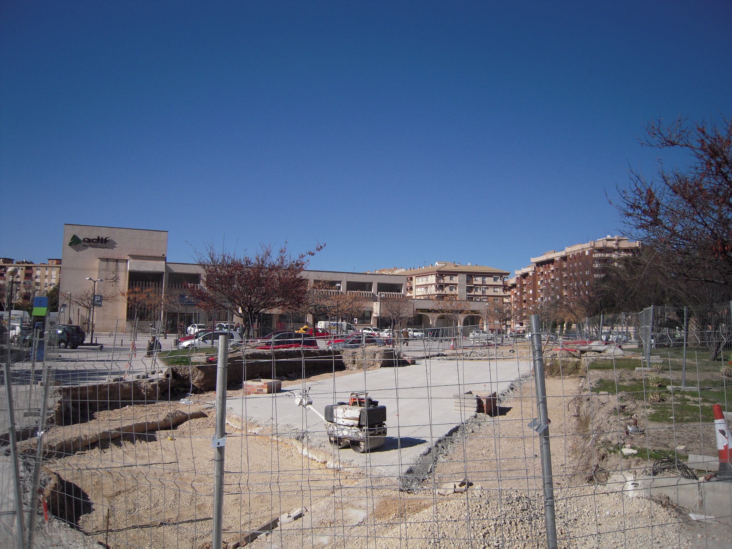 Stavba tramvajové trati v Jaénu na snímku ze dne 1. února 2010 pořízeném u tamní hlavové železniční stanice. 