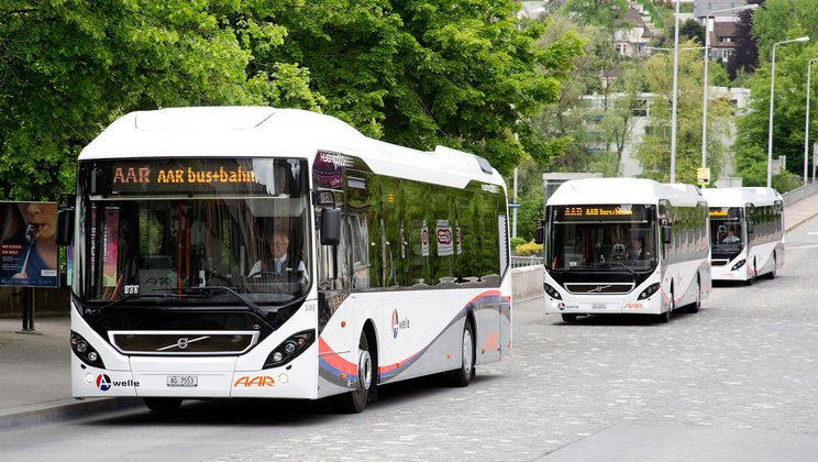 Hybridní Volvo nalezneme také ve službách dopravce AAR Bus+Bahn ve švýcarském městě Aarau. (foto: Volvo Buses)