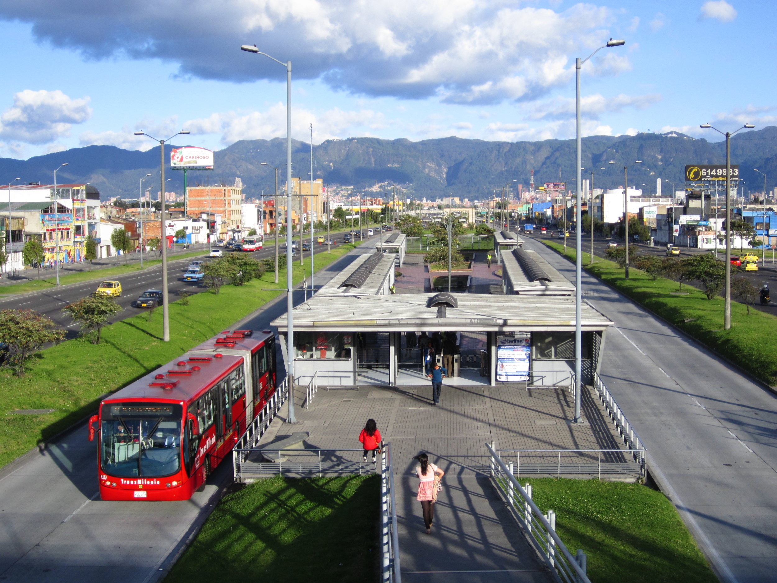 Na první pohled působí BRT systém v Bogotě dobře a klidně... (foto: Wikipedia)