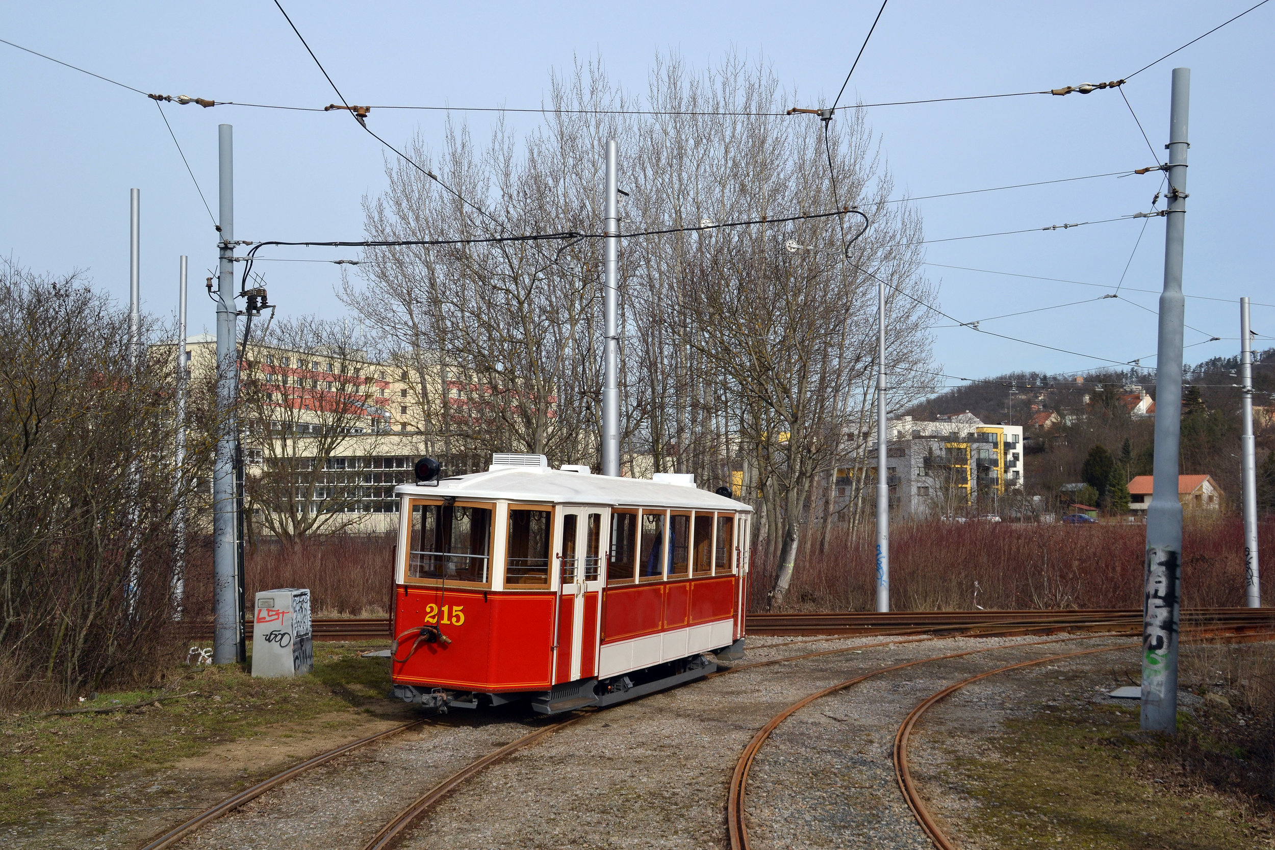 Vlečný vůz ev. č. 215 již absolvoval první zkušební jízdy. (foto: Ing. Jiří Černý)