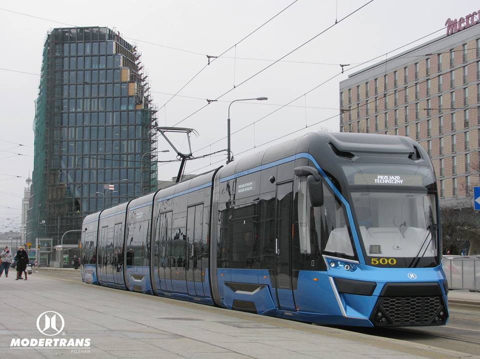 Prototyp tramvaje Moderus Gamma ev. č. 500 v ulicích Poznaně. (foto: Modertrans)