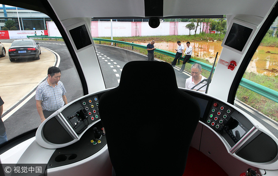 Také stanoviště řidiče připomíná na první pohled tramvaj. (foto: CRRC Zhuzhou)