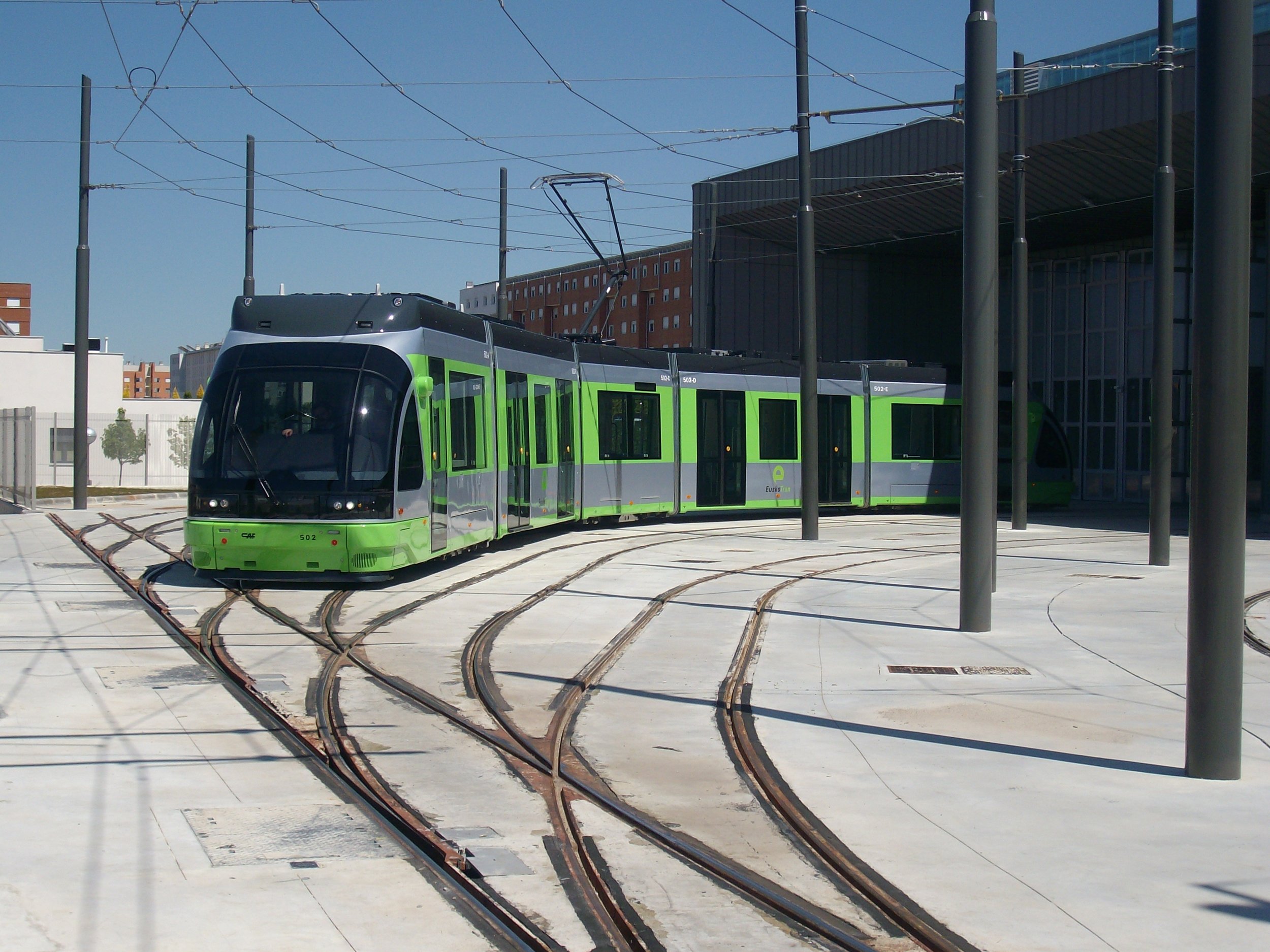 Tramvaj na kolejové harfě. (foto: Juanjo Olaizola Elordi)