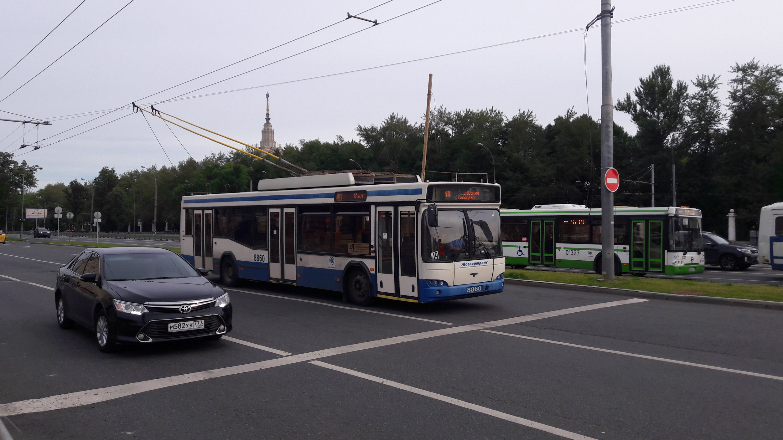 Snímek z jihozápadu města pořízený, stejně jako všechny na této stránce, dne 22. 7. 2017. 