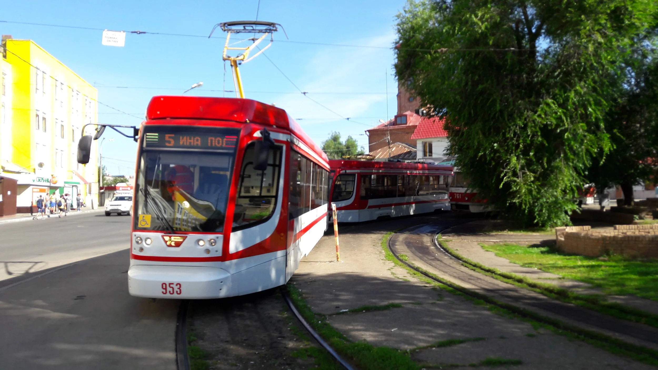 Jedna z nových tramvají typu 71-623-02.01.