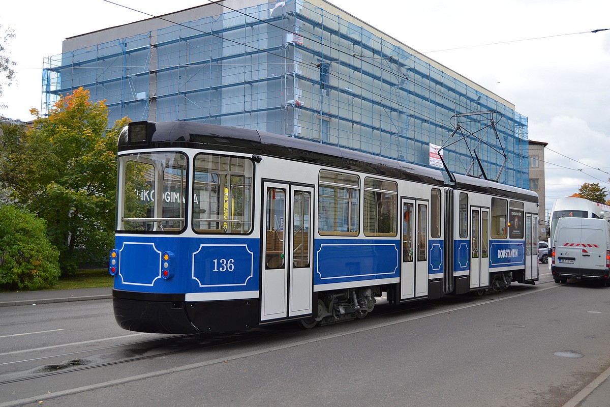 Pohled zezadu na neobvykle modernizovaný vůz. (foto: Heini-Sten Poidjutsenko)